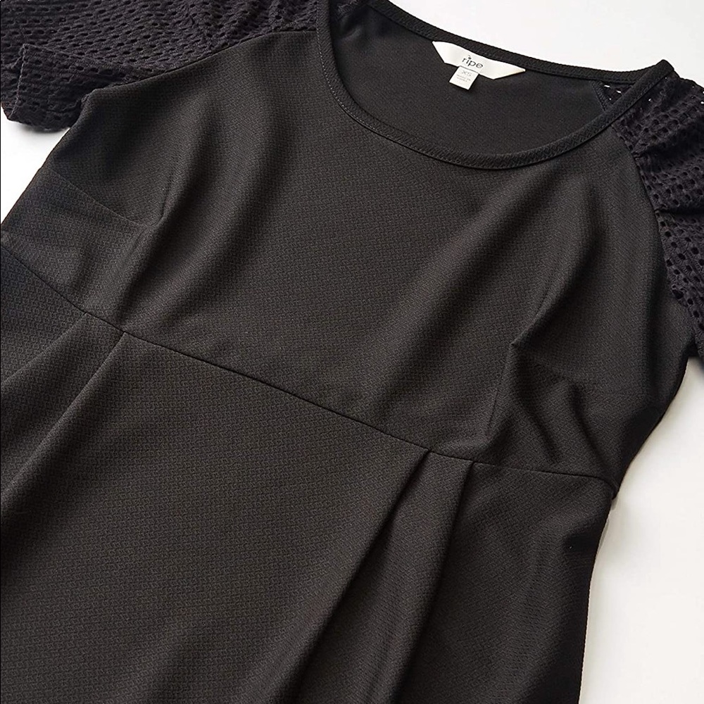 EUC Ripe Maternity Broderie Trim top - M